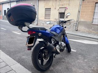 Daelim Roadwin 125 FI con maleta, ITV EN VIGOR