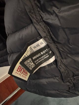 Chaqueta BOSS acolchada negra hombre