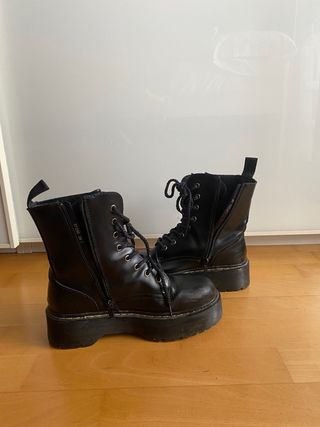 Botas negras con plataforma