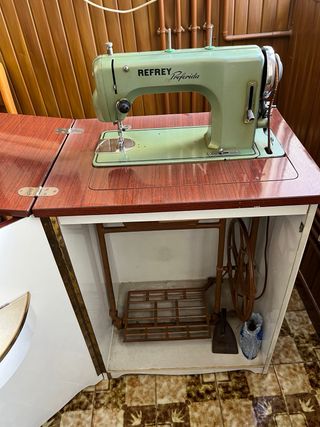 Máquina de coser Refrey Preferida