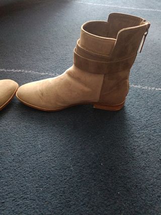 Botines ante señora Zara
