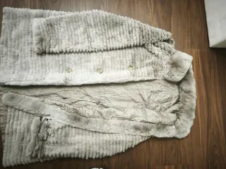 Parka elegante de pelo para señora