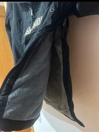 Chaqueta Napapijri Negra con Capucha