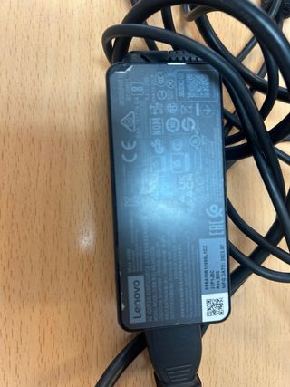 Cargador Lenovo que funciona perfectamente