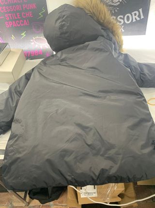 Giubbotto Zara con cappuccio in pelliccia