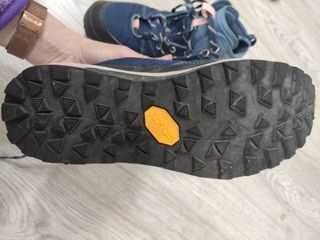 Bota montaña mujer Quechua T39 Vibram