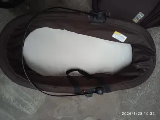 Carrito de bebé marrón