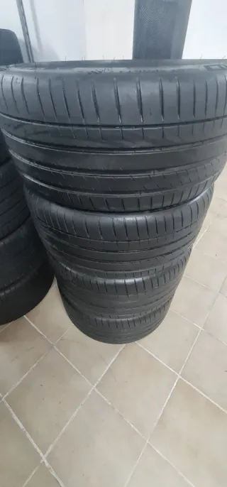 MICHELÍN PILOT SPORT 4S JUEGO COMPLETO PORSCHE 22"
