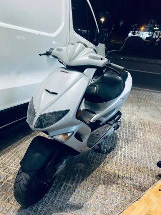 Peugeot speedfhight scooter en perfecta condicione