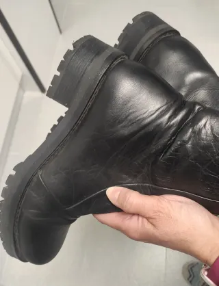 Botines negros con cremallera