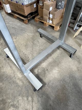 Expositor de pie para puertas