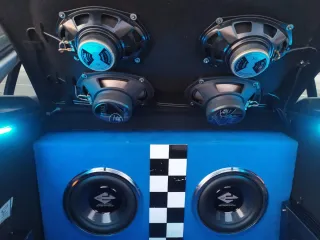 Equipo de música coche completo para maletero.