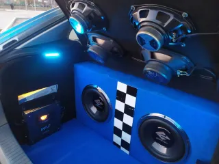 Equipo de música coche completo para maletero.