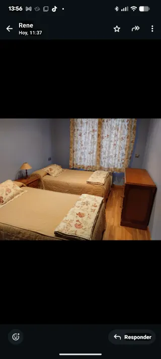 Habitación de madera,se regalan colchas,cortinas