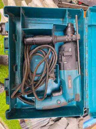 Martillo Makita HR2440