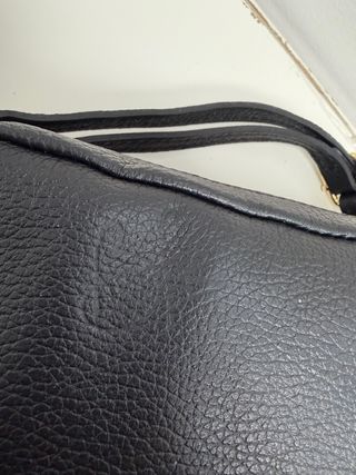 Tracolla in pelle nera