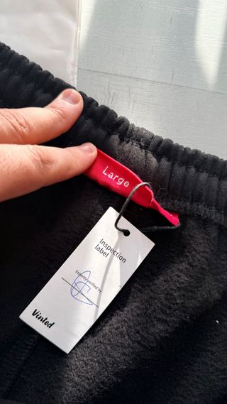 Pantalón Supreme Negro- Verificado Vinted