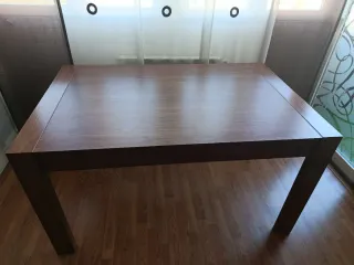 Mesa de salón y mesa de centro de madera