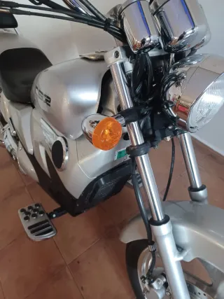 Moto Chopper CSR Automática