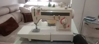 Máquina de coser Delta 1992