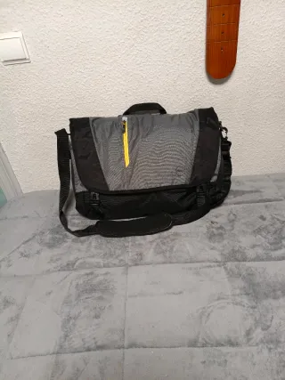 PS4 Pro 1TB + 2 Mandos + Cámara + FIFA 18