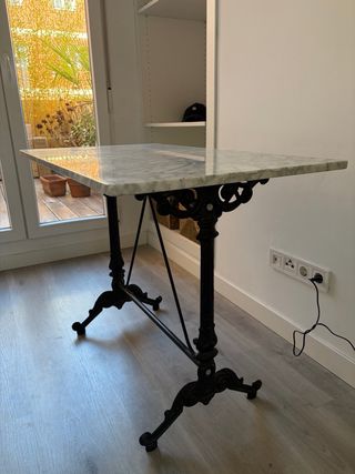 Tavolo in Marmo e Ghisa