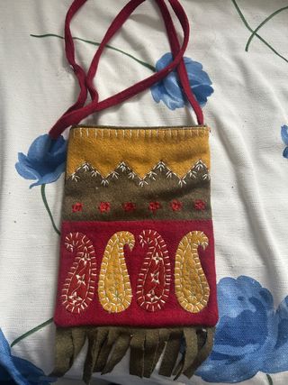 Bolso hippie de fieltro