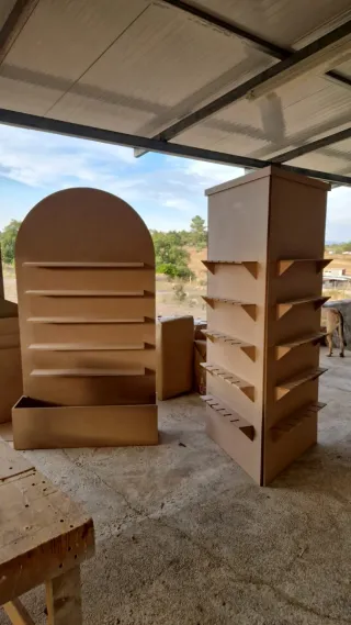 Peça de madeira para decoração de festas