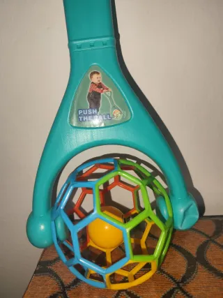 arrastre con pelota para bebé