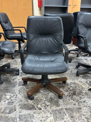 Silla oficina-escritorio de piel, plástico, madera