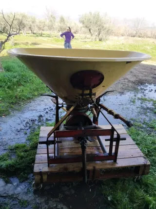 Abonadora Vicon para tractor