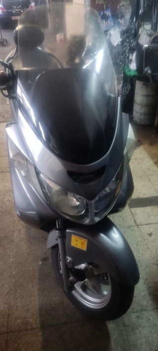 Suzuki Burgman 250cc Maxi Scooter