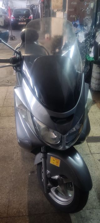 Suzuki Burgman 250cc Maxi Scooter