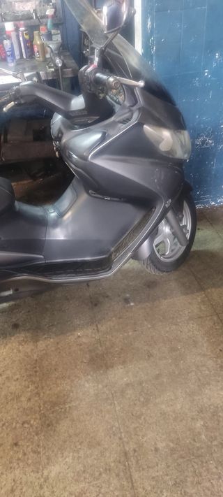 Suzuki Burgman 250cc Maxi Scooter