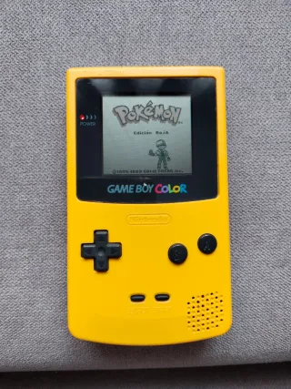 Nintendo GameBoy Color Amarillo + 4 juegos + funda