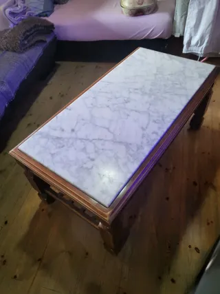 Tavolo da centro in marmo e legno