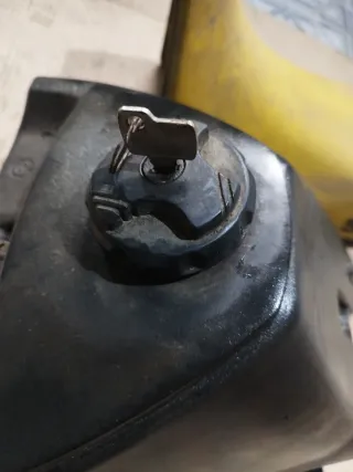 Piezas Suzuki DR Big toma admisión