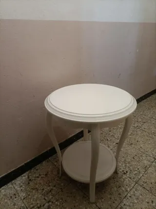 Mesita auxiliar redonda blanca