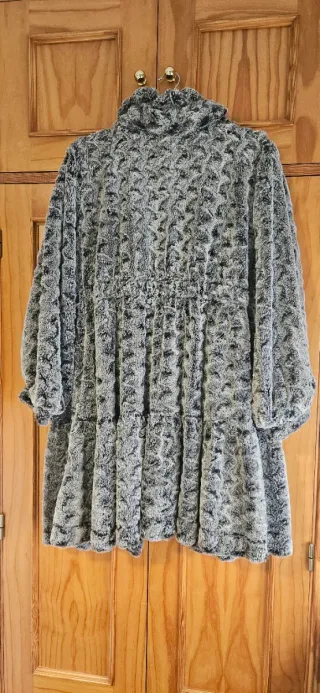 Abrigo de pelo gris y negro talla XL