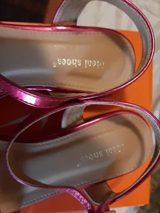 Sandalias rosas con pedrería