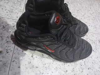 Nike Air Max T44 Negras Rojas