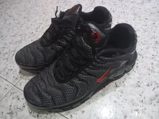 Nike Air Max T44 Negras Rojas