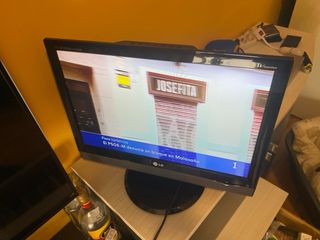 TV LG 14 antigua con decodificador y soporte