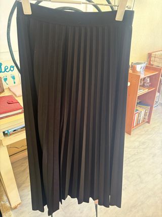 Falda plisada negra mujer