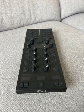 Controlador DJ Native Instruments Traktor X1 MK3