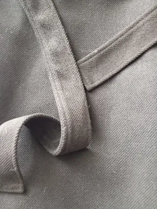 Cappotto nero con cintura