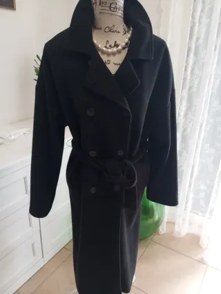 Cappotto nero con cintura