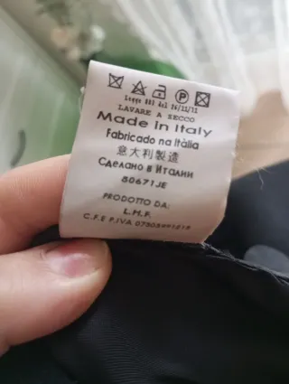 Cappotto nero con cintura