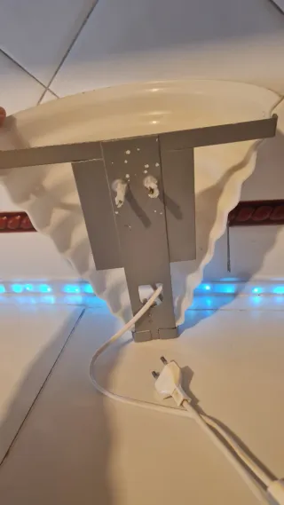 Lámpara de mesa blanca