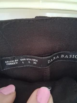 2 Pantalones 1 marrón y otro negro,básicos !!